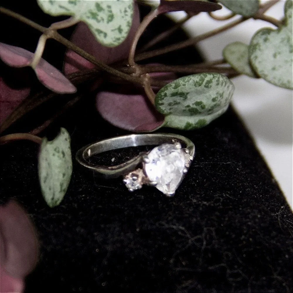 Sterling Silver‎ 925 Pear Cut Cubic Zirconia Bypass Accent Ring Size 5